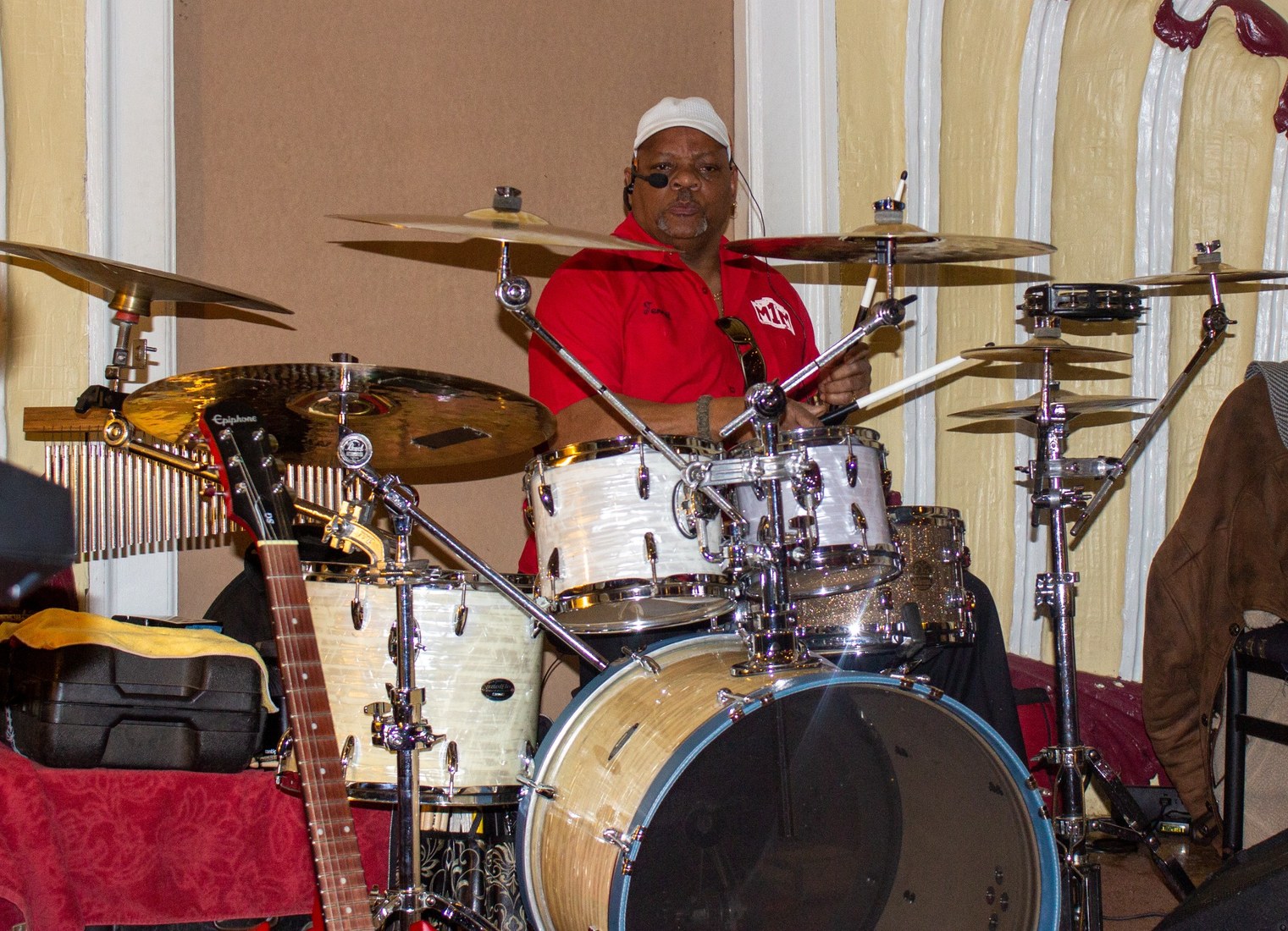 Mixx Company Band live performance photo 3